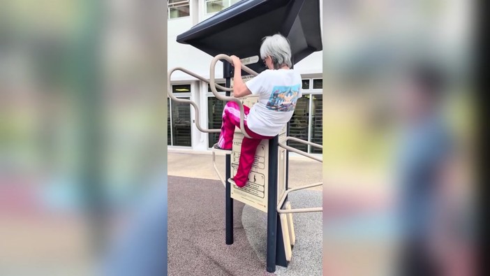Parkour a 70 anni? A Singapore si può
