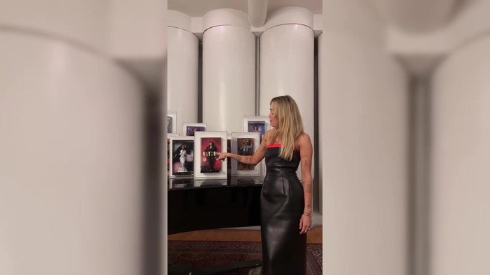Miley Cyrus diventa una Barbie, la cantante: "Un sogno che si avvera"