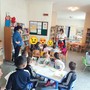 Le “Tartarughe” della Scuola dell’Infanzia &quot;Collodi&quot; in visita alla Biblioteca Civica di Trecate