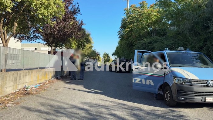 Roma, in corso sgombero 'palazzo della droga' in via Tallone a Tor Sapienza