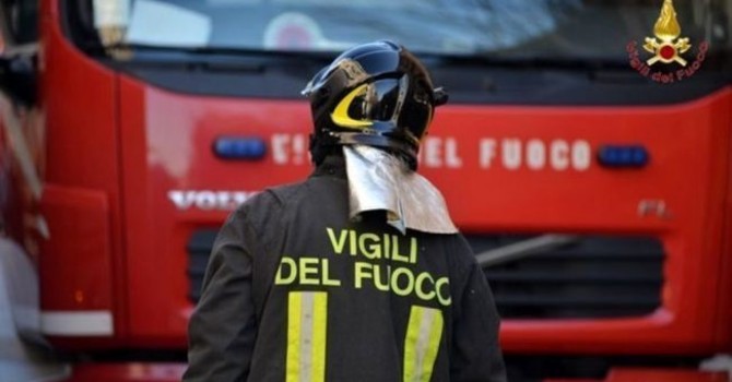 Maltempo sul lago d'Orta: alberi caduti a Orta e Pella, interventi dei Vigili del Fuoco