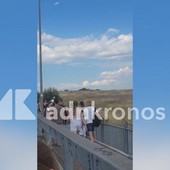 Concerto di Ultimo, il cammino dei fan da Anagnina e per i campi di Tor Vergata Concerto di Ultimo, il cammino dei fan da Anagnina e per i campi di Tor Vergata