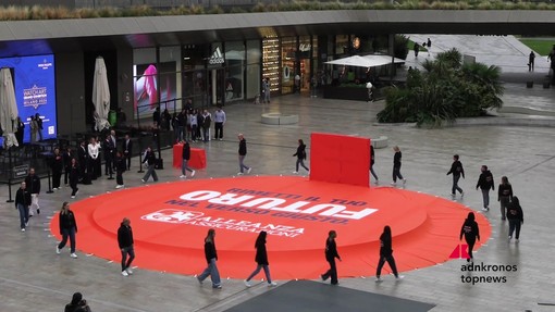 Assicurazioni, Alleanza lancia nuova campagna con maxi-installazione a Milano CityLife Assicurazioni, Alleanza lancia nuova campagna con maxi-installazione a Milano CityLife