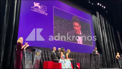 Venezia 83, Scamarcio: "Dedico questo premio a tutti i papà del mondo e anche al mio"