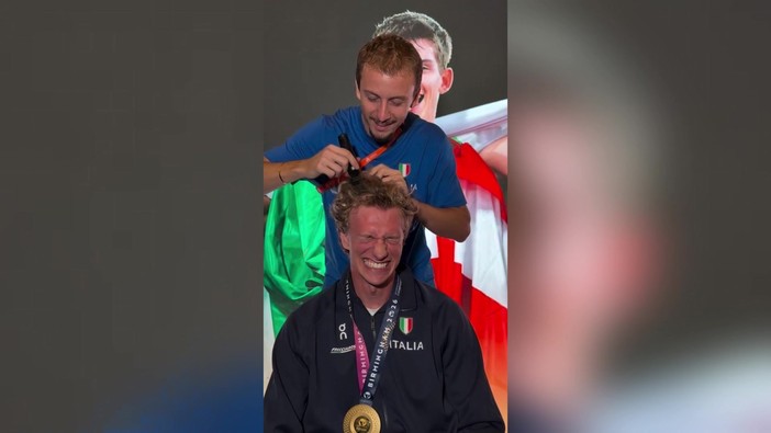 Atletica, Benati vince e rispetta la scommessa: si rasa i capelli dopo l'oro nella 4x400