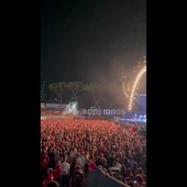 Jovanotti versione romanesca, l'autoironia per chiudere il concerto al Circo Massimo