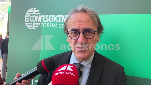 Bonelli: "Vicini al piccolo commercio, supporto per calendarizzare proposta di legge Confesercenti"