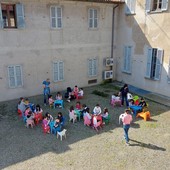 I bambini della “Collodi” in visita alla Biblioteca civica a Trecate