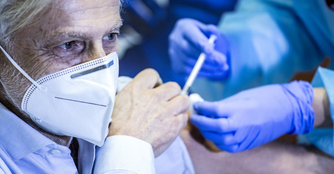 Vaccinazioni anti-Covid: in Piemonte parte la campagna 2026-2027 con il vaccino aggiornato