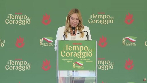 Meloni: "Norma per tetto a studenti stranieri in classe e divieto di burqa e nikab"
