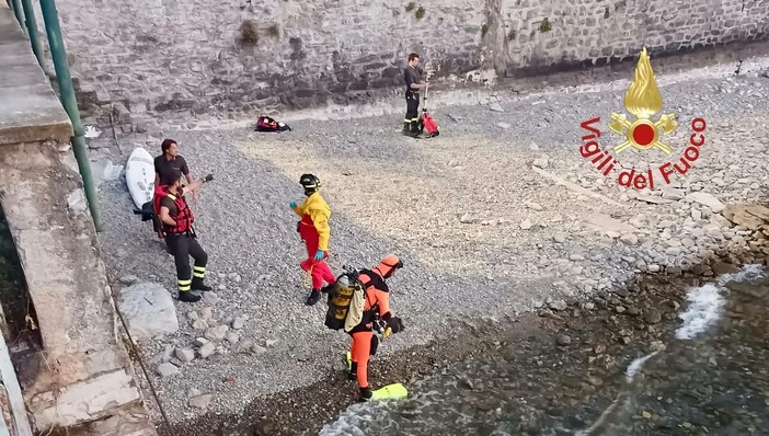 Tragedia nel lago di Como, muore un 22enne di Pisano Tragedia nel lago di Como, muore un 22enne di Pisano