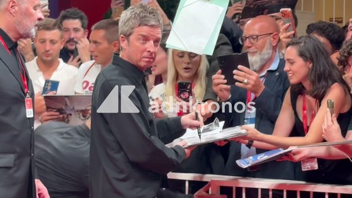"Il prossimo anno verremo a Roma", parola di Liam Gallagher a Venezia 83