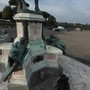 Bombola di gas sotto la copia del David a Firenze, il video delle operazioni degli artificieri