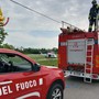 Auto ribaltata sulla provinciale tra Oleggio e Marano Ticino: il conducente elitrasportato in ospedale