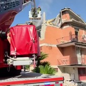 Esplosione a Cassino, le immagini della palazzina distrutta Esplosione a Cassino, le immagini della palazzina distrutta