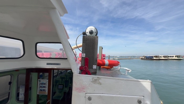 A Venezia primi vaporetti con telecamere antiaggressione, il sindaco: "Copertura totale di ciò che accade a bordo" A Venezia primi vaporetti con telecamere antiaggressione, il sindaco: "Copertura totale di ciò che accade a bordo"