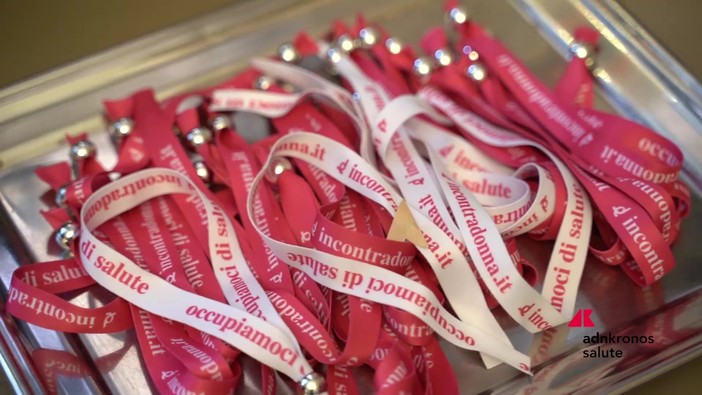 Tumori: Manifesto IncontraDonna, in cancro al seno più screening e test genetici