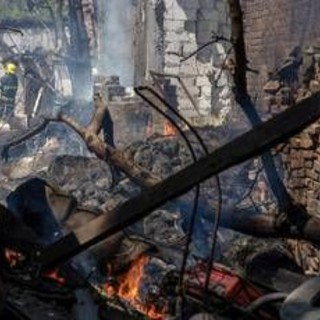 Ucraina, nuovo attacco della Russia contro porto di Odessa: un morto