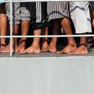Migranti, rispetto per la donna nella lista di 'doveri' per chi arriva: la proposta FdI