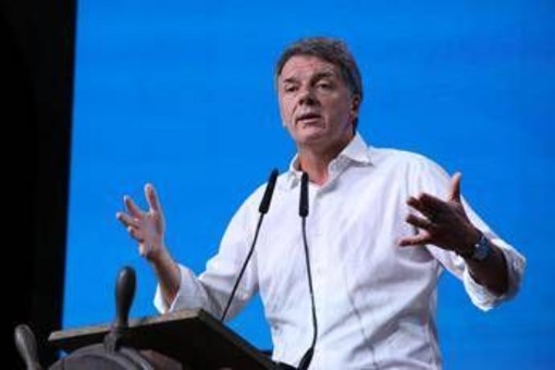 Renzi, il messaggio al campo largo: "Uniti o Meloni si prende tutto e va al Colle"