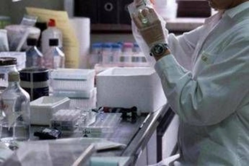 Tumori, in Sardegna oltre 10mila casi l'anno, esperti: &quot;Vaccini fondamentali in fragili&quot;