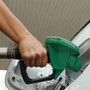 Carburanti, benzina in calo e gasolio sotto i due euro: i prezzi di oggi Carburanti, benzina in calo e gasolio sotto i due euro: i prezzi di oggi