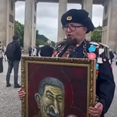Chi era Semyon Skrepetsky, l'artista russo ucciso in Polonia: disegnava caricature di Putin