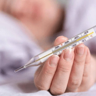 Influenza, Bassetti: "Bisogna andare al pronto soccorso se c'è difficoltà a respirare"