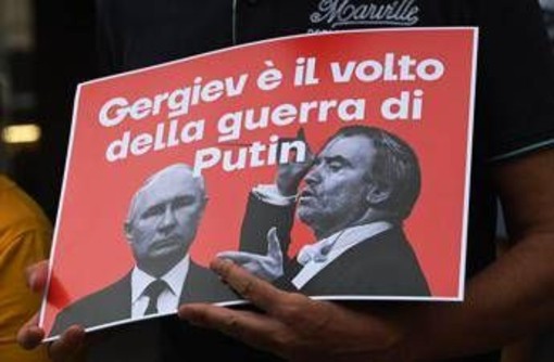 &quot;Italia cancella cultura, non diamo perle ai porci&quot;, Russia all'attacco sul caso Gergiev