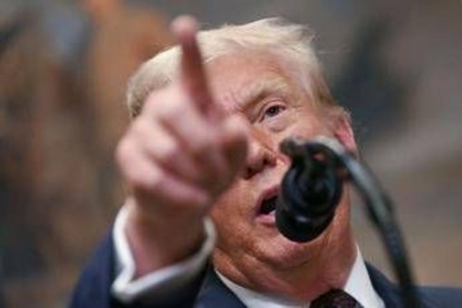 Trump firma ordine esecutivo: &quot;Antifa organizzazione terroristica interna&quot;