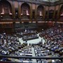 &quot;È una porcata&quot;, &quot;bassezza unica&quot;: scontro in aula tra maggioranza e opposizione sui vitalizi
