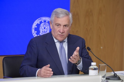 Colpita base italiana in Kuwait, nessun ferito. Tajani”Non ci facciamo intimorire” Colpita base italiana in Kuwait, nessun ferito. Tajani”Non ci facciamo intimorire”