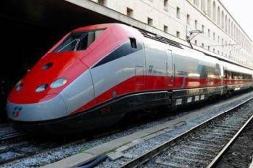 Treni alta velocità Roma-Firenze, stop nel weekend 11-12 aprile: cosa succede e perché cambia tutto