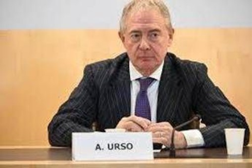 Lavoro, Urso: &quot;Trovare soluzione a scarsità figure qualificate è sfida cruciale&quot;