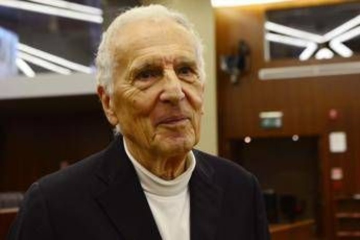 Garattini 'smonta' il digiuno: &quot;Conta quanto si mangia, non quando&quot;. Il 'no' al vino