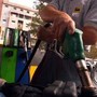 Carburanti, prezzi alle stelle: oggi scattano le nuove accise. Eni fissa il tetto di benzina e gasolio Carburanti, prezzi alle stelle: oggi scattano le nuove accise. Eni fissa il tetto di benzina e gasolio