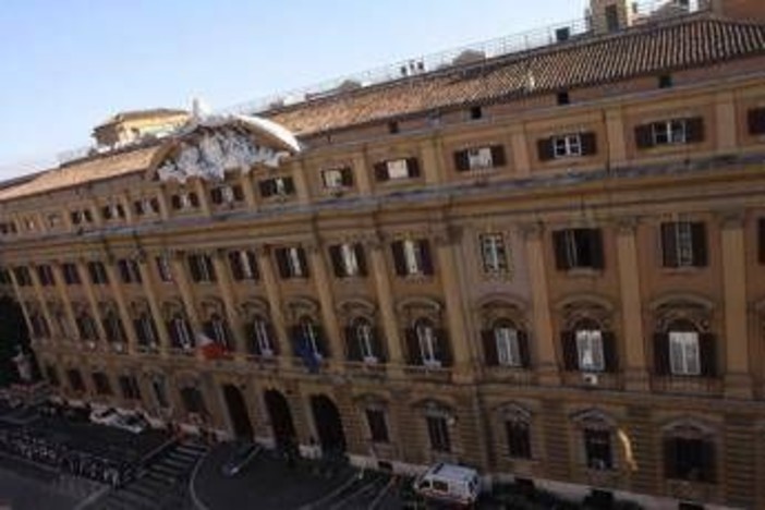 Manovra, dalla Cgil a Confindustria: ecco i punti deboli per sindacati e imprese Manovra, dalla Cgil a Confindustria: ecco i punti deboli per sindacati e imprese