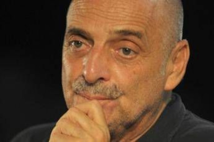 Emilio Fede, Brosio: &quot;Mi tirò una macchina da scrivere...&quot;