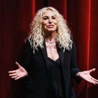 Antonella Clerici: &quot;In menopausa è difficile perdere chili, ecco cosa mangio&quot;