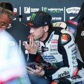 MotoGp, Bezzecchi conquista il podio in Giappone e confessa: "Ho avuto un lutto..." MotoGp, Bezzecchi conquista il podio in Giappone e confessa: "Ho avuto un lutto..."