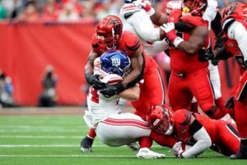 Il 75% dei giocatori ha accusato problemi al cervello, lo studio che preoccupa la NFL Il 75% dei giocatori ha accusato problemi al cervello, lo studio che preoccupa la NFL