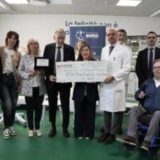 Malattie rare: Sla, consegnata al Centro Nemo di Trento la donazione Aisla