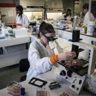 Tumori della testa e collo, studio 'con pembrolizumab -27% rischio recidiva o morte'