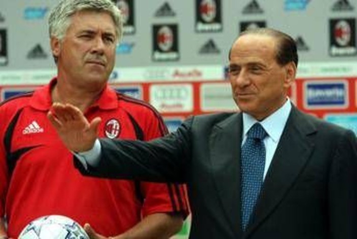 Berlusconi, Renzo Bossi: "Guardava il Milan a casa nostra e chiamava il mister 'non va bene, cambia...'"