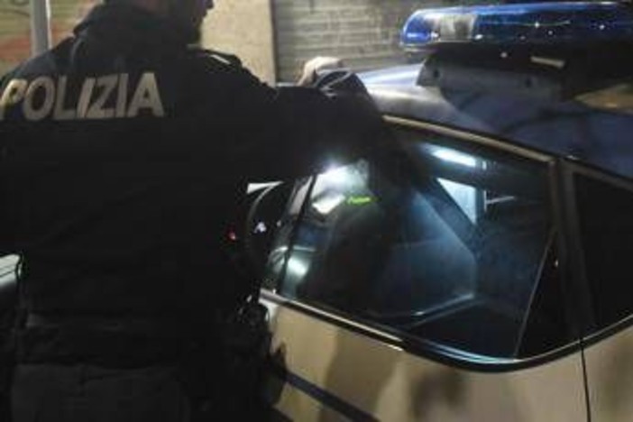 Aggredito e accoltellato in piazza a Prato: 23enne in fin di vita. Fermati due uomini Aggredito e accoltellato in piazza a Prato: 23enne in fin di vita. Fermati due uomini