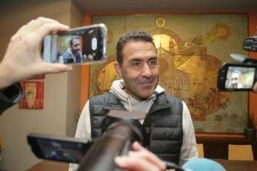 Vannacci: "Inni al Duce in sede FdI a Parma? Non vado a origliare in casa d'altri" Vannacci: "Inni al Duce in sede FdI a Parma? Non vado a origliare in casa d'altri"