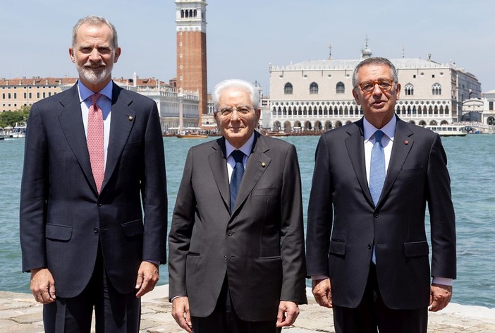 IA, Mattarella “Pochissimi privati travolgono ogni regola, l’Ue agisca”