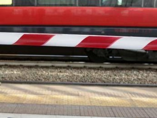 Bologna-Rimini, ritardi fino a due ore sulla linea ferroviaria dopo l'investimento di una persona Bologna-Rimini, ritardi fino a due ore sulla linea ferroviaria dopo l'investimento di una persona