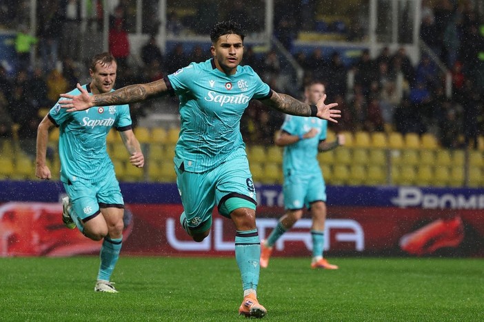 Il Bologna vince 3-1 il derby col Parma, doppietta di Castro Il Bologna vince 3-1 il derby col Parma, doppietta di Castro