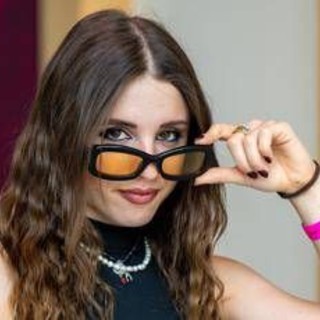 Angelina Mango festeggia sui social: "25 anni un po' intensi"